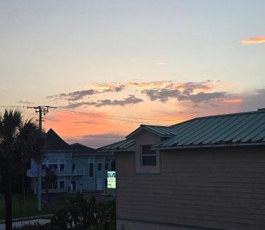 Melbourne Beach House | Blue Tropical Haven Romantic Oceanfront Escape - unit 9