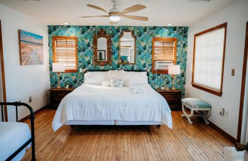 Melbourne Beach House | Blue Tropical Haven Romantic Oceanfront Escape - unit 9