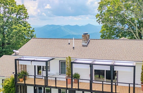 Scaly Mountain Resort | Blue Valley in the Lodge | Mtn. View | Fireplace