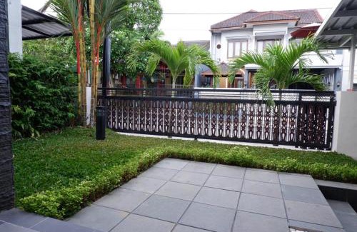 Balikpapan Villa | Blue Villa