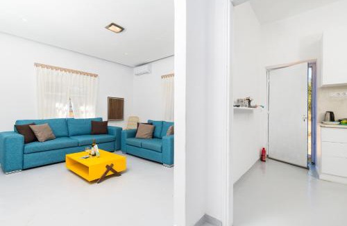 Drios Apartment | Blue Violet Apartment