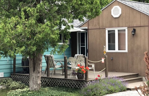 Northern Bruce Peninsula Cottage | BLUE WATER COTTAGE - WATERFRONT COTTAGE,TOBERMORY- LICENCE- STA-2024-285