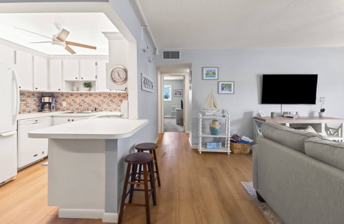 Key Colony Beach Condo | Blue Water Paradise Private Beach and Pooln