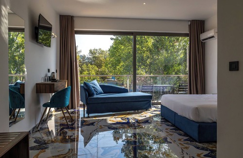 Pidima Kyras Hotel | Blue Water Resort