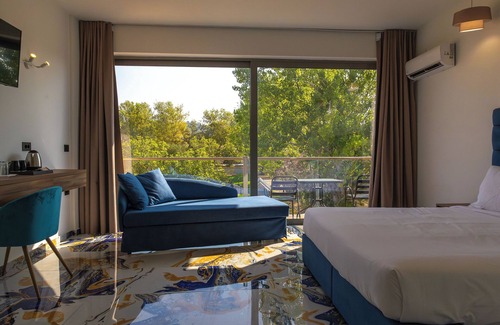 Pidima Kyras Hotel | Blue Water Resort