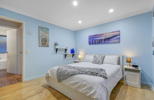 Duncraig House | Blue Water - Your "luxury Resort Style" home in Perth Metro near Beach.