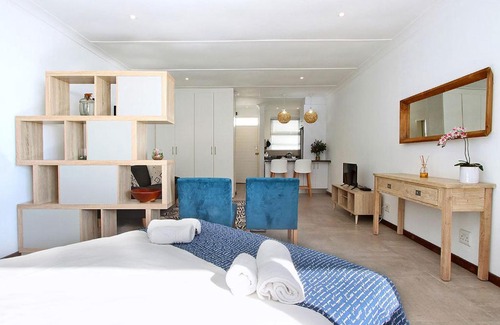 Sea Point Apartment | Blue Waters 3