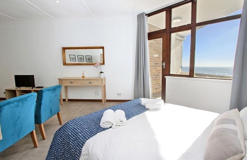 Sea Point Apartment | Blue Waters 3