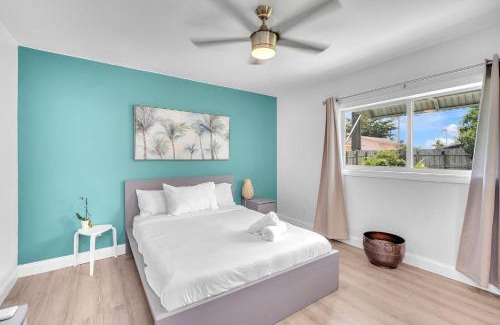 Dania Beach House | Blue Wave Bungalow - 1 1 - Stylish