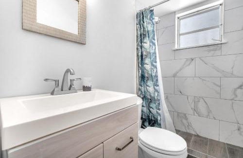 Dania Beach House | Blue Wave Bungalow - 1 1 - Stylish