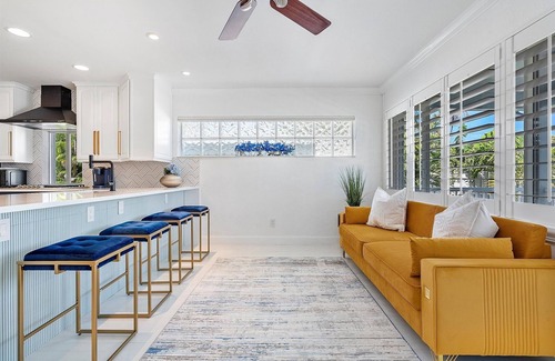 Royal Poinciana House | Blue Wave Retreat At Hollywood Beach 3 Bedroom Home