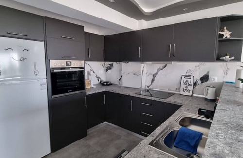 Nea Propontida Apartment | Blue Waves Apartment 2 - with 92sqm - near the beach