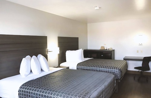 Arena District Hotel | Blue Way Inn By Jasper Near Frost Bank Center