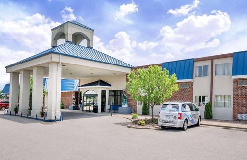 La Crosse Hotel | Blue Way Inn La Crosse Extended Stay - Standard 1 King Bed Non Smoking