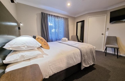 Waratah West Cabin | Blue Wren Lodge Waratah
