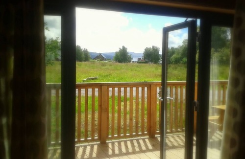 Dallavich Cabin | Bluebell Cabin - Charming, Well Equipped Log Cabin with hot tub & free wi-fi.