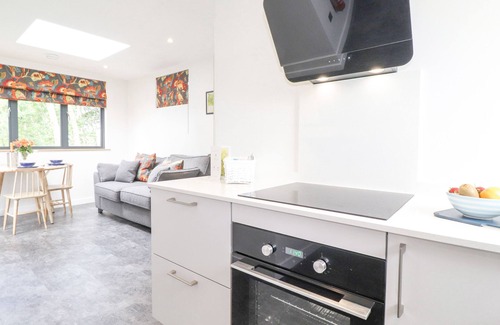 Hutton Cottage | BLUEBELL CABIN, pet friendly, with hot tub in Ullswater