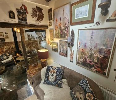 Calverleigh House | Bluebell Cottage At Lurley Manor