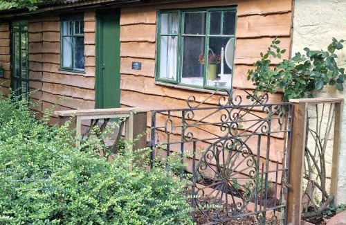 Calverleigh House | Bluebell Cottage At Lurley Manor