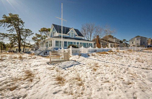 Biddeford Pool House | Bluebell Cottage Beachfront Vacation
