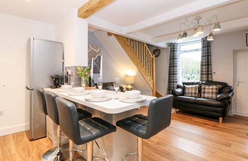 New Mills Cottage | BLUEBELL COTTAGE, family friendly, with a garden in New Mills
