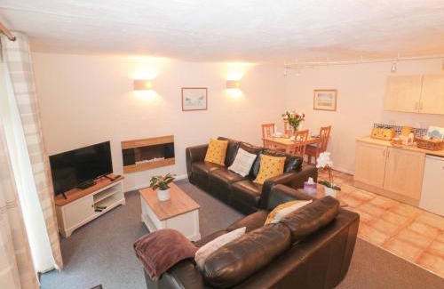 Paignton House | Bluebell Cottage