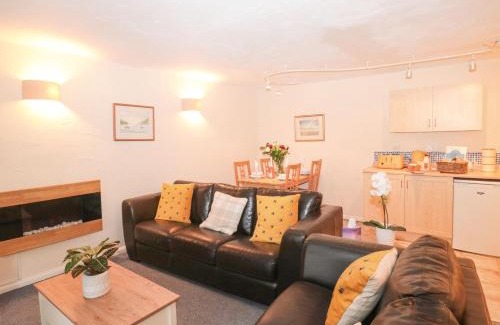 Paignton House | Bluebell Cottage