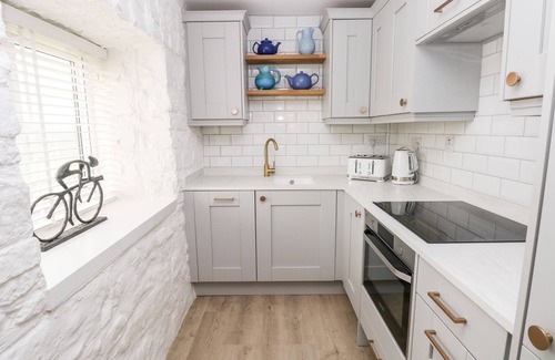 Jameston House | BLUEBELL COTTAGE, pet friendly, with a garden in Manorbier
