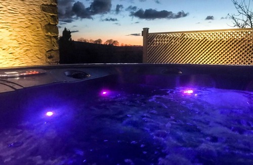 Felinfach House | Bluebell Cottage - Two Bedroom House, Sleeps 4