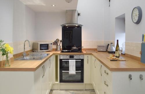 Cardigan House | Bluebell Cottage - Uk12988