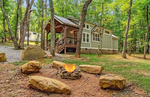 Menlo House | Bluebell Cottage with private fire pit