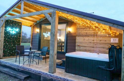 Swadlincote House | Bluebell