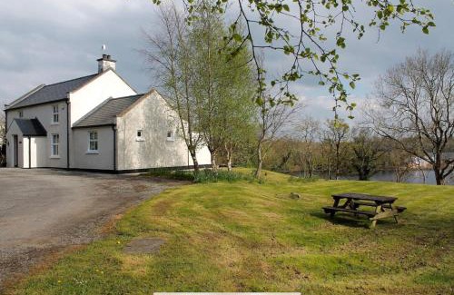 Aghnablaney House | Bluebell lake house