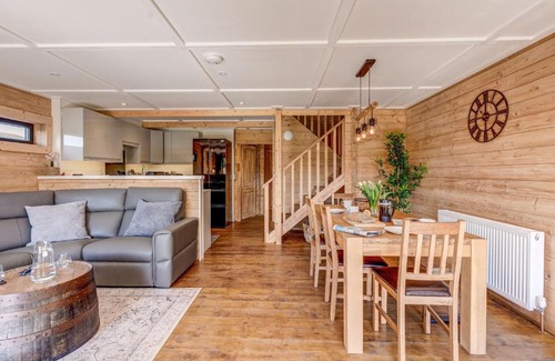 Wallingford House | Bluebell Lodge