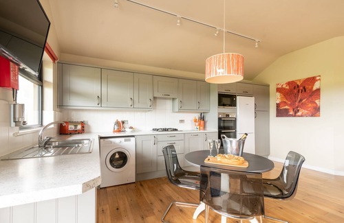 Cheddar Cabin | Bluebell Lodge - Sleeps 4/5 with Private Hot Tub