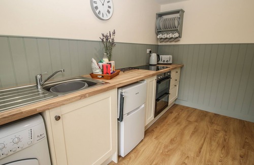 Shelve Cottage | BLUEBELL'S COTTAGE, family friendly, with open fire in Minsterley