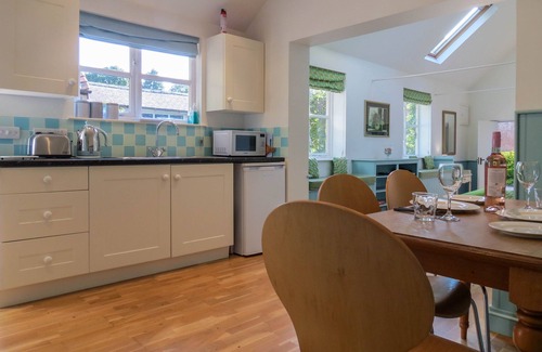 Saxmundham Cottage | Bluebell Studio - sleeps 2 guests in 0 bedrooms