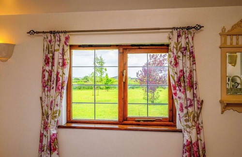 Staple Hill Apartment | Bluebells by STAE-Homes