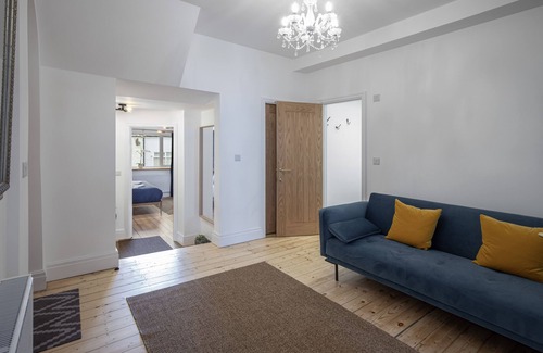 North Shore Apartment | Blueberries Apartment 1 by Sasco