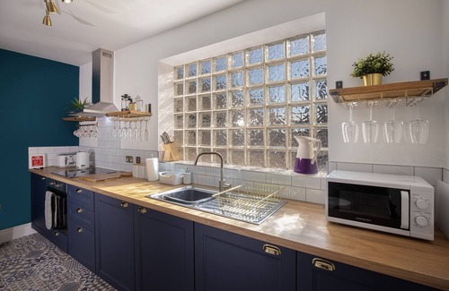North Shore Apartment | Blueberries Apartment 2 by Sasco