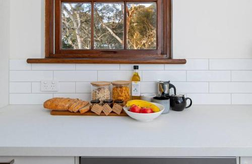 Pages Flat Apartment | Blueberry Farm Cottage