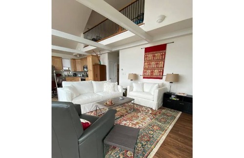 Lexington House | Blueberry Hill Cottage - Lexington, Virginia