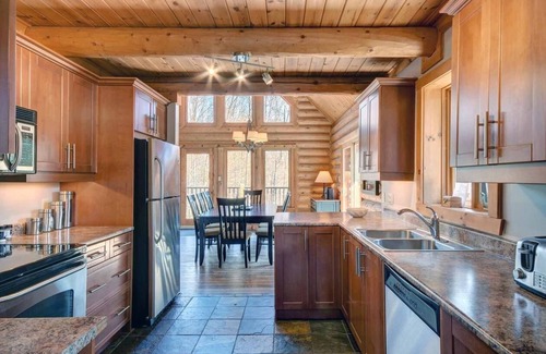 Labelle Ski Chalet | Blueberry Lake Resort Cottage - Lake - Pool- Tennis- Volleyball