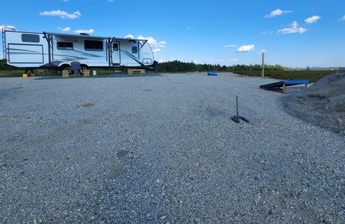 Ellsworth House | Blueberry Retreat! Camper with water, heat, ac, and power in a blueberry field