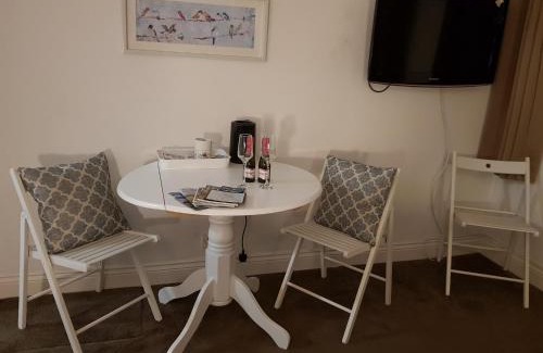 Douglas Bed & Breakfast | Blueberry Two Bedroom Suite for 1, 2 or 3 people