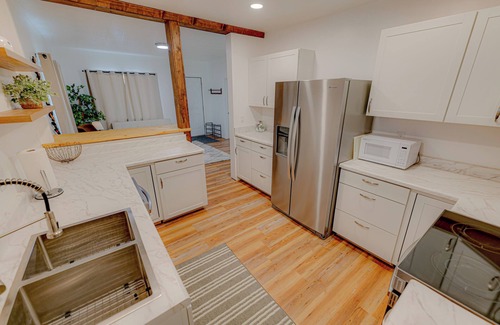 Wallace House | Bluebird Basecamp- cozy, renovated home in the heart of Wallace, ID