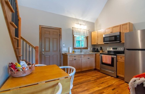 Elkin Cabin | Bluebird Cabin | WiFi & River Access