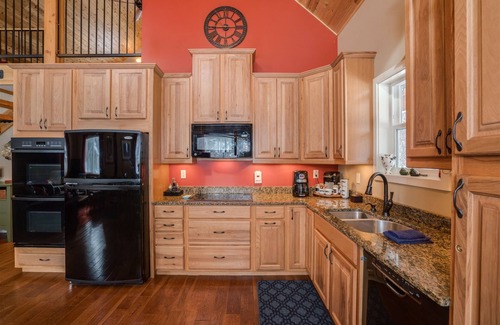 Ardenvoir House | Bluebird Corner - Family Friendly Cabin