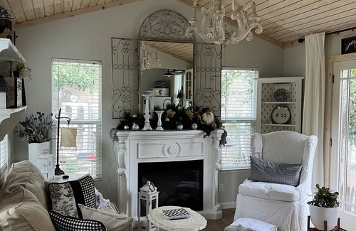 Vista House | Bluebird Cottage a French Country Experience