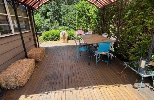 East Tamworth House | Bluebird Cottage